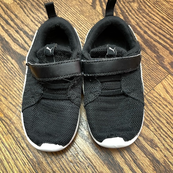 Puma shoes - Picture 2 of 4